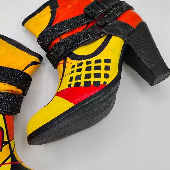 Size 8 hand painted boots - new condition - Picture 4 of 6